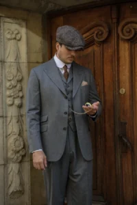 Pēc pasūtījuma šūts uzvalks vintage