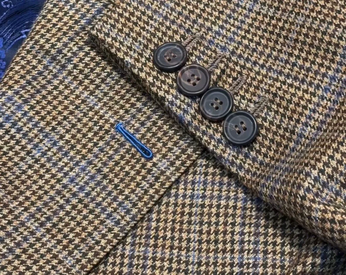 Jacket Buttonholes — What Do They Say About the Garment?